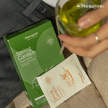 Plantogenic - Spring Garden Herbal Tea ชาใบเตย มะลิและสมุนไพร ไม่มีคาเฟอีน ไม่มีน้ำตาล (Plant-Based)